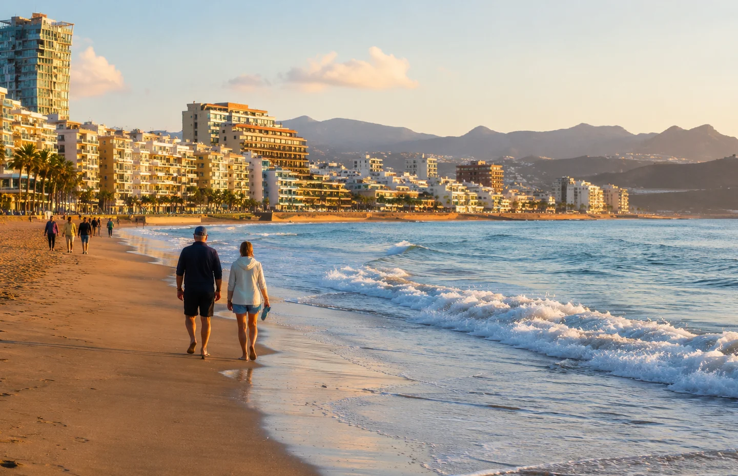 Paseo por la playa de Las Canteras