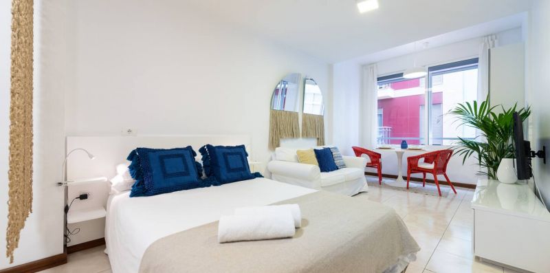 Beach Vacation Las Canteras — MindFit Holidays